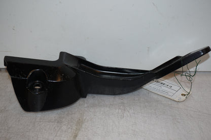 Framsidan på Backspegelfäste från en Yamaha FZ-S 600 -1999 motorcykel.