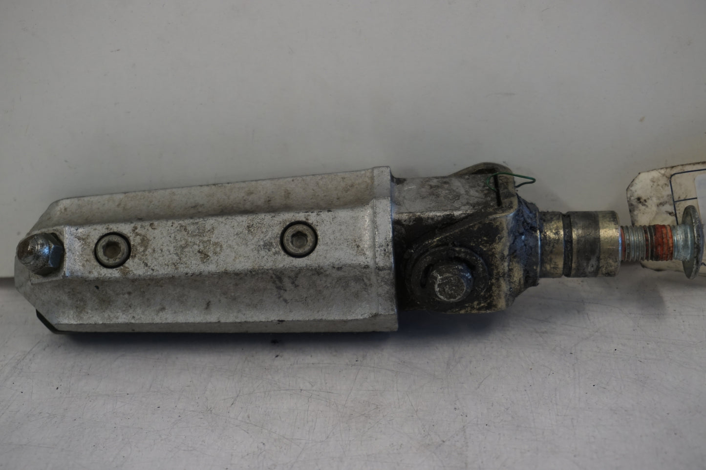 Höger sida på Fotpinne från en Kawasaki ZX-9R -1996 motorcykel.