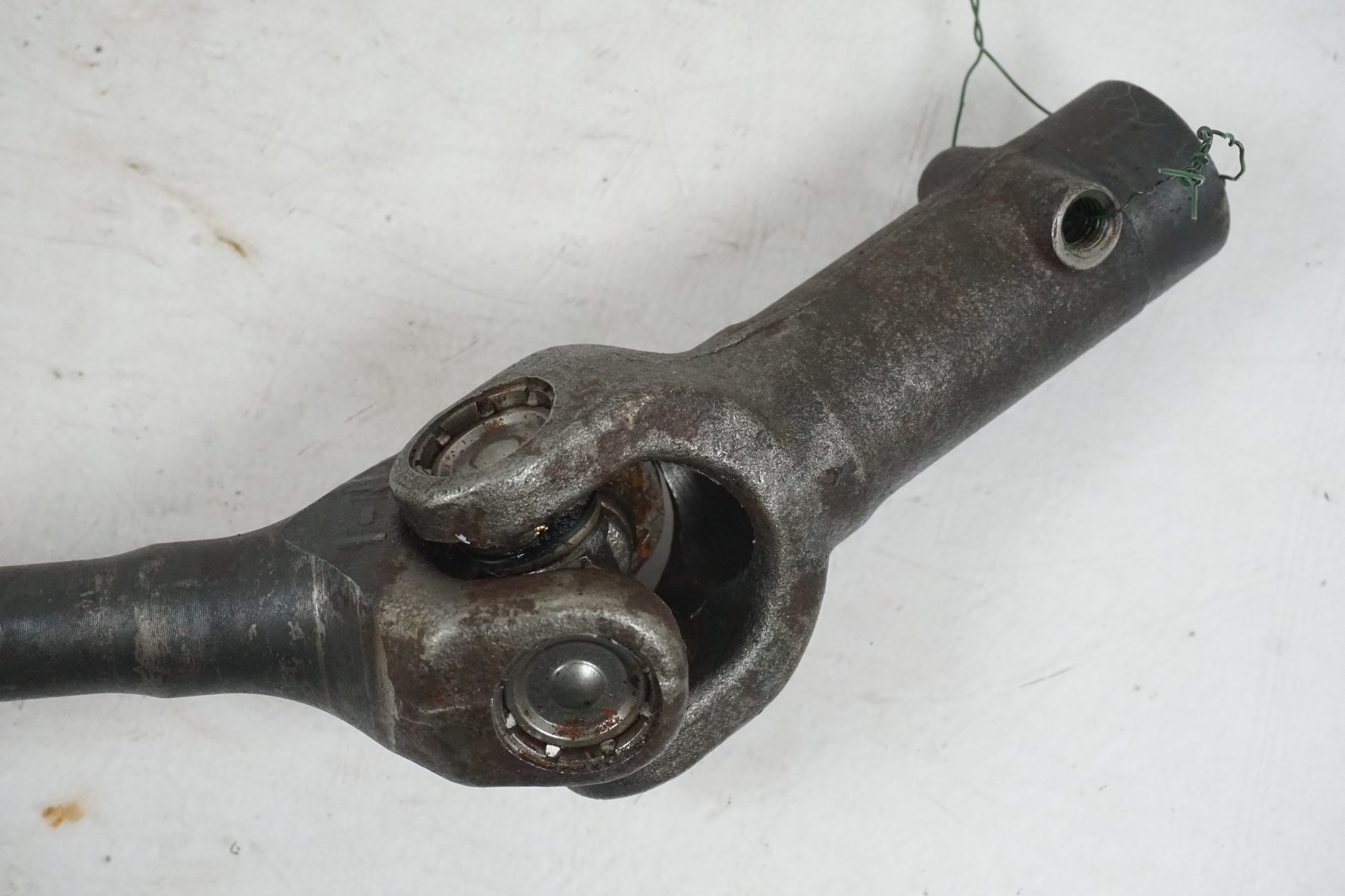 Vänster sida på Kardanaxel från en Honda CX 500 -1982 motorcykel.