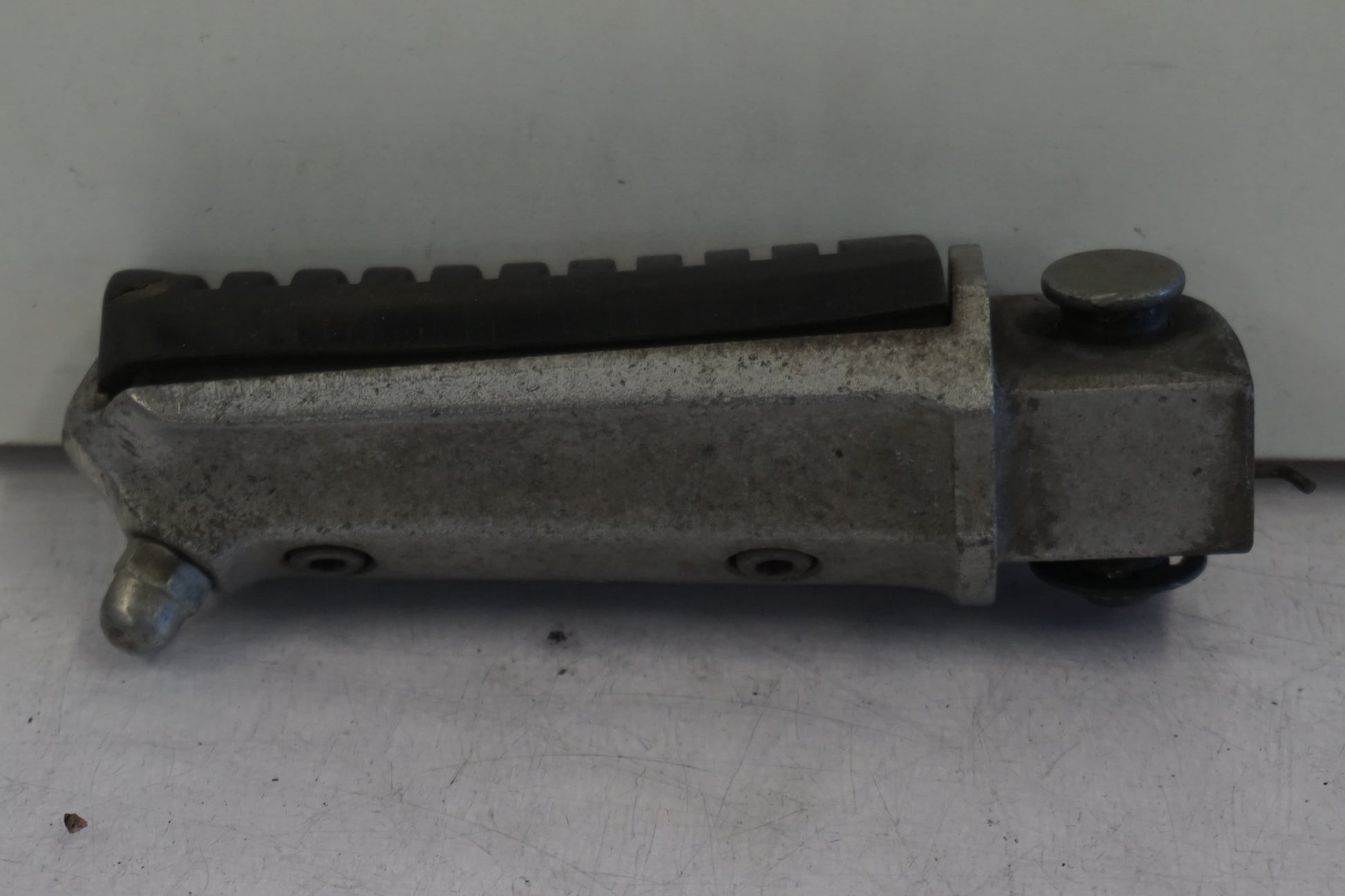 Baksidan på Fotpinne från en Kawasaki ZX-9R -1996 motorcykel.