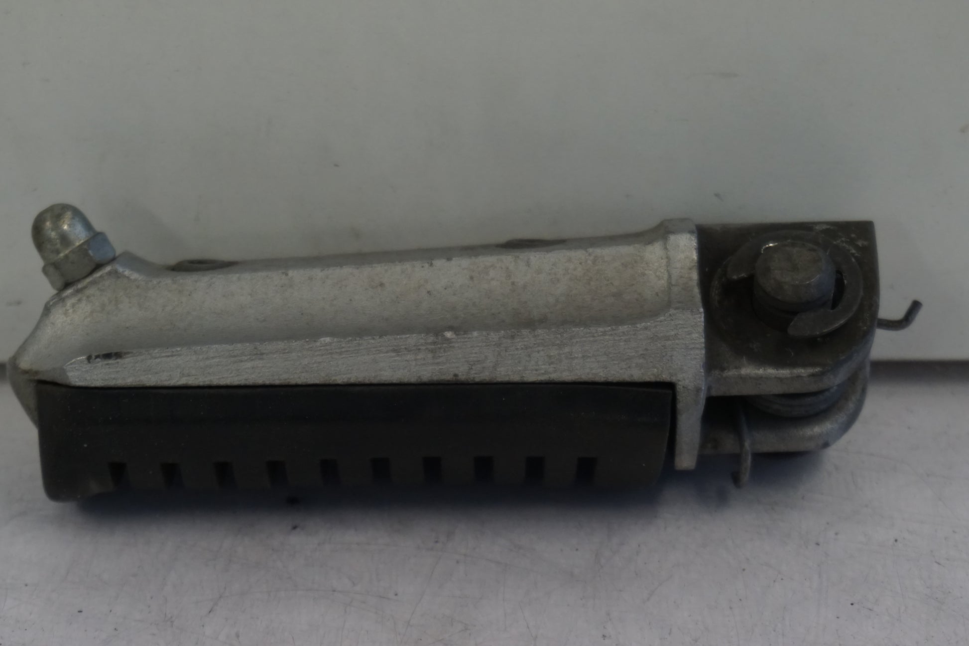 Höger sida på Fotpinne från en Kawasaki ZX-9R -1996 motorcykel.