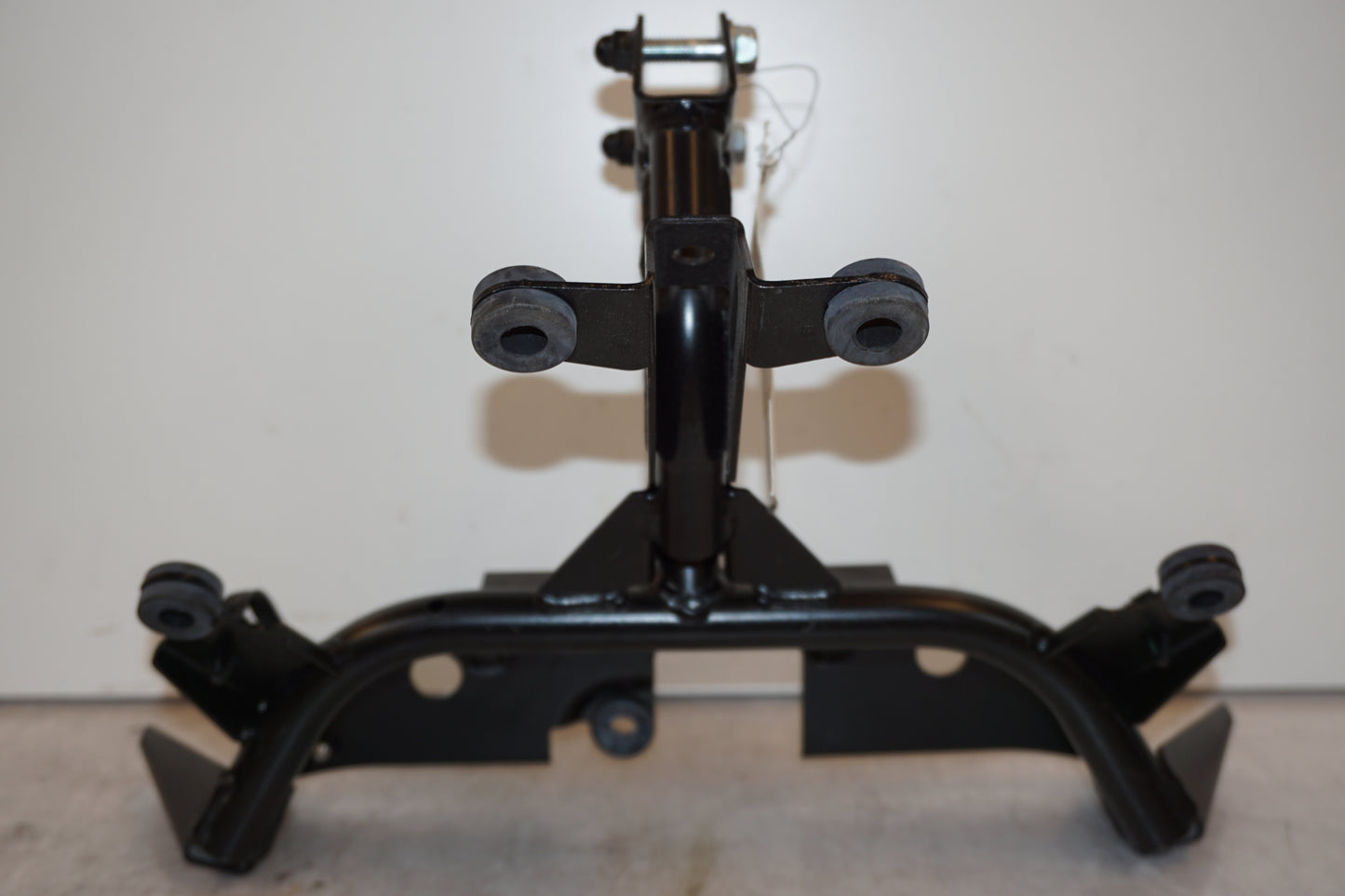 Höger sida på Toppkåpstag från en Yamaha FZ-8 -2011 motorcykel.