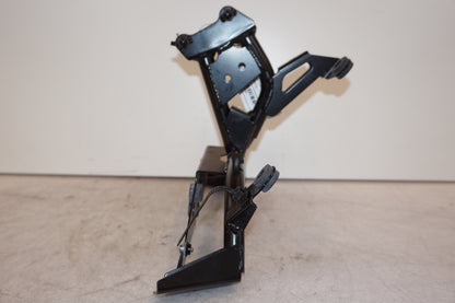 Vänster sida på Toppkåpstag från en Yamaha FZ-8 -2011 motorcykel.