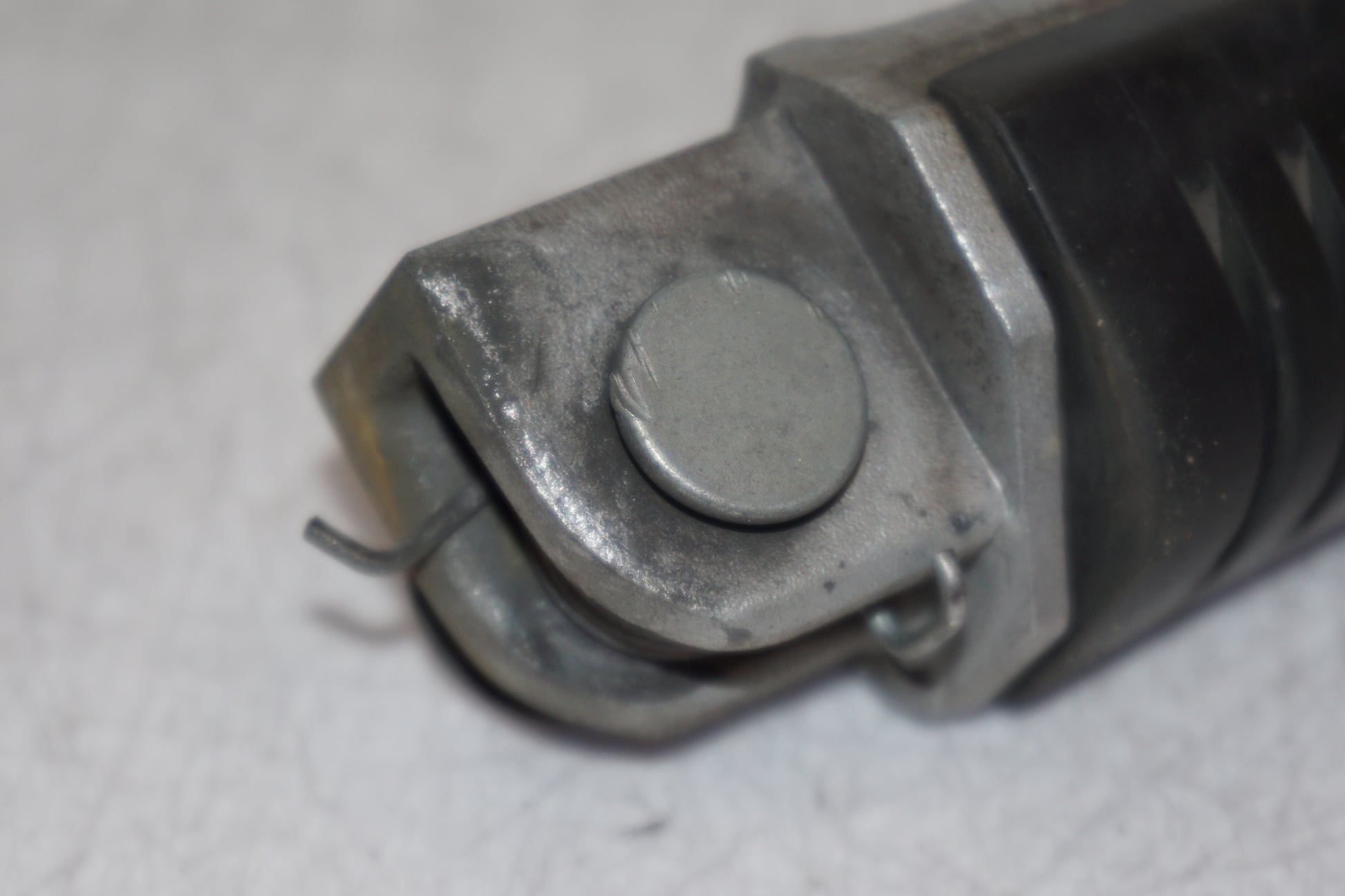 Extrabild1 på Fotpinne från en Kawasaki ZX-9R -1996 motorcykel.