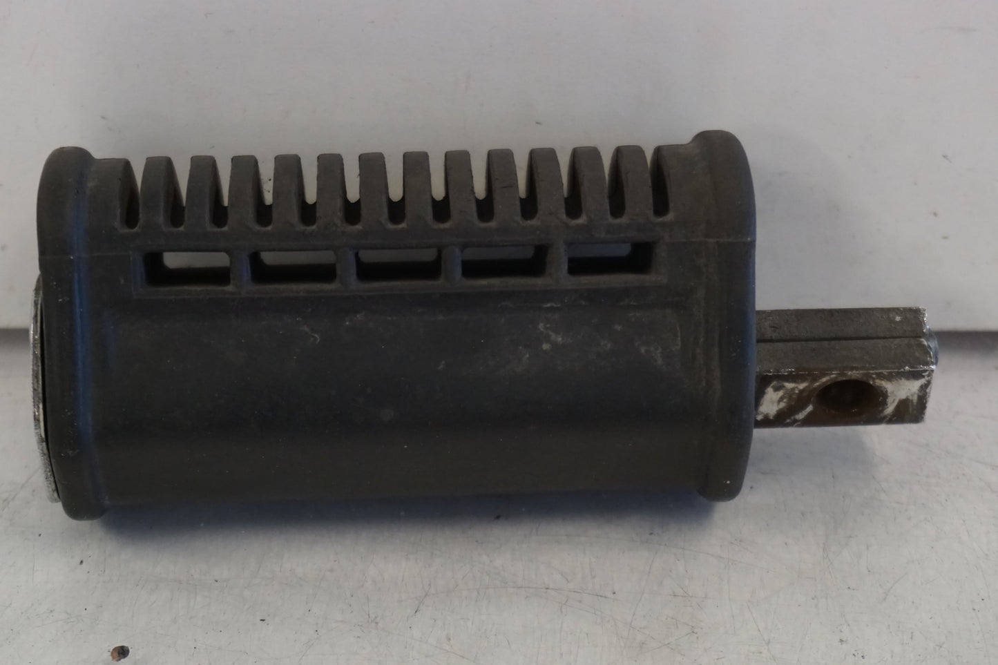 Baksidan på Fotpinne från en Suzuki GSX 1100 F -1988 motorcykel.