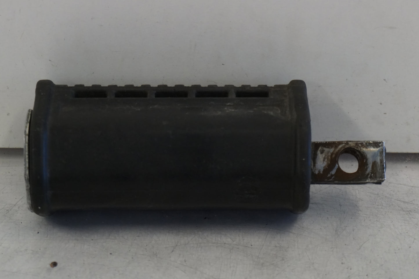 Höger sida på Fotpinne från en Suzuki GSX 1100 F -1988 motorcykel.