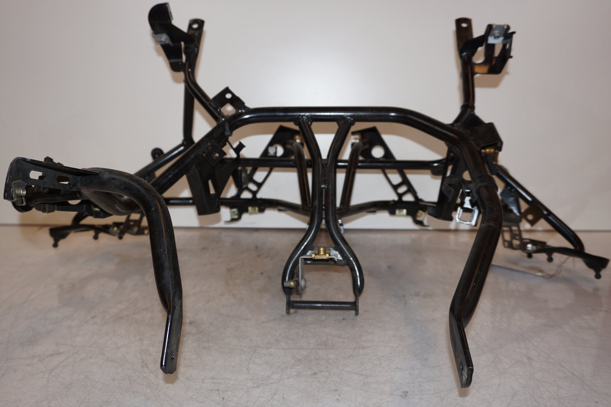 Baksidan på Toppkåpstag från en BMW R 1200 RT -2008 motorcykel.