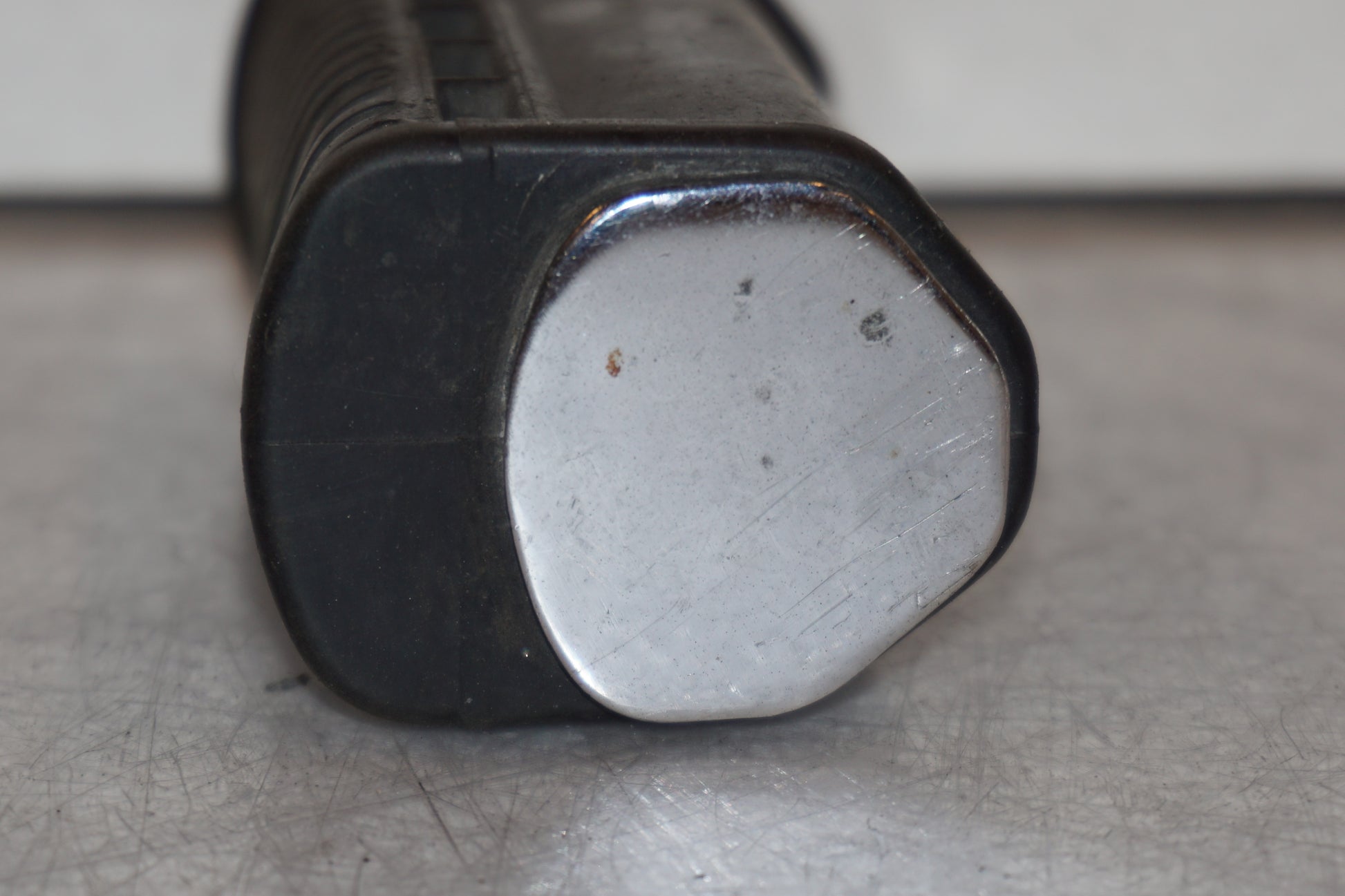 Snett uppifrån på Fotpinne från en Suzuki GSX 1100 F -1988 motorcykel.