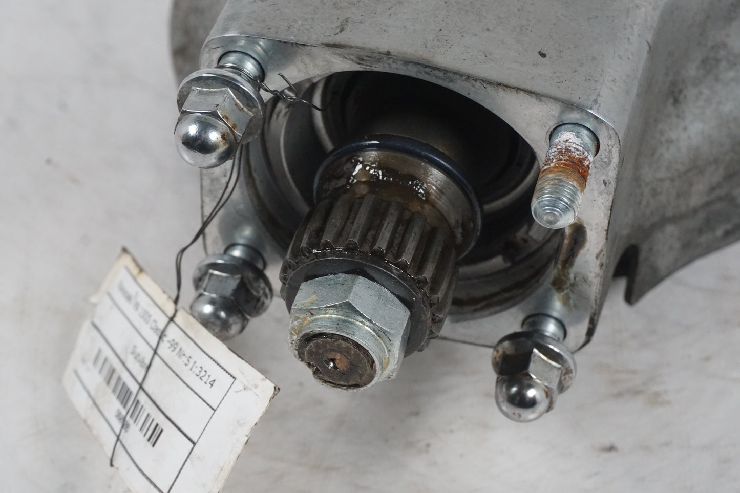 Snett nerifrån på Slutväxel från en Kawasaki VN 1500 -1999 motorcykel.