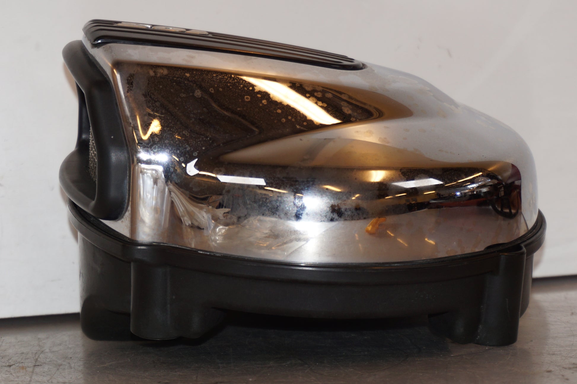 Vänster sida på Luftburk från en H-D Street Glide FLHX -2015 motorcykel.