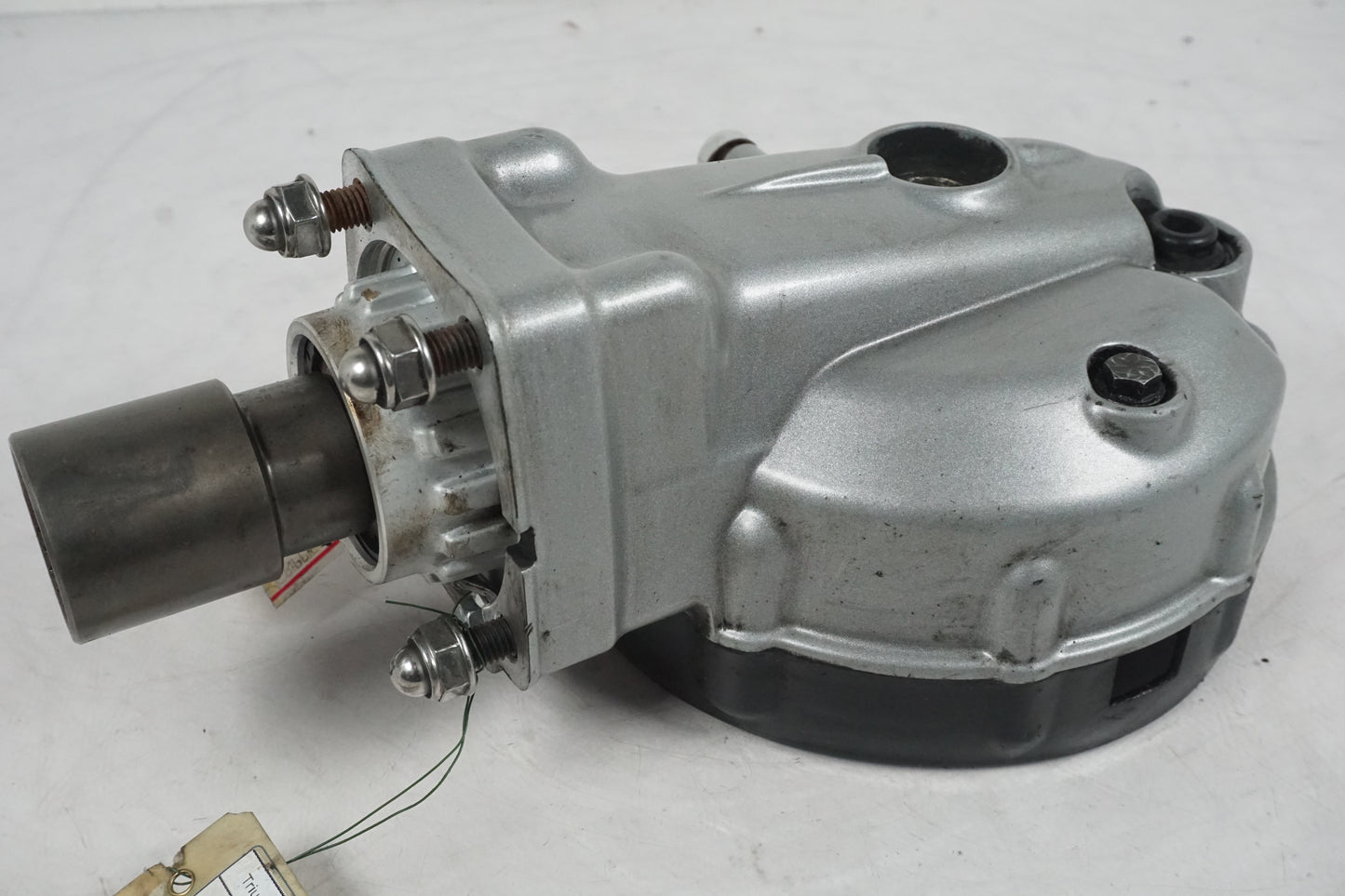 Snett nerifrån på Slutväxel från en Triumph Rocket III -2011 motorcykel.