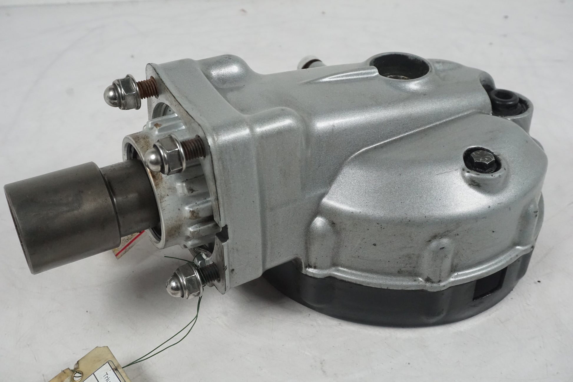 Snett nerifrån på Slutväxel från en Triumph Rocket III -2011 motorcykel.