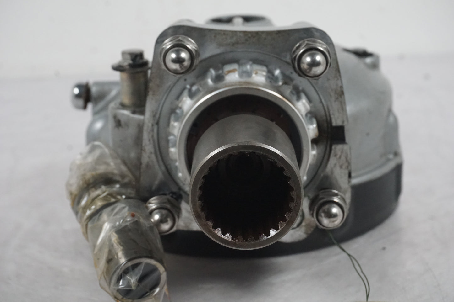 Extrabild3 på Slutväxel från en Triumph Rocket III -2011 motorcykel.