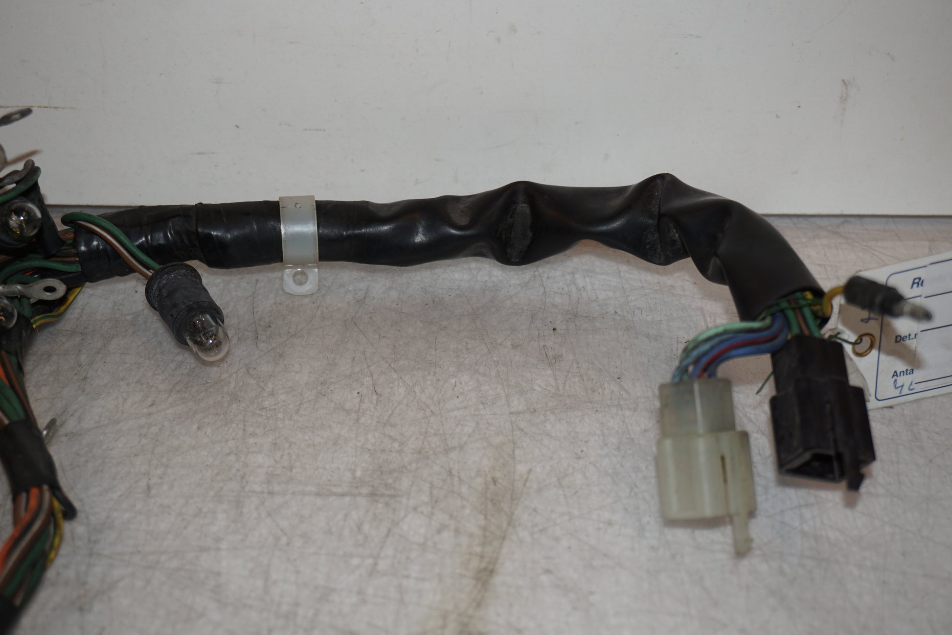 Baksidan på Kontrollampor från en Honda VFR 750 -1988 motorcykel.