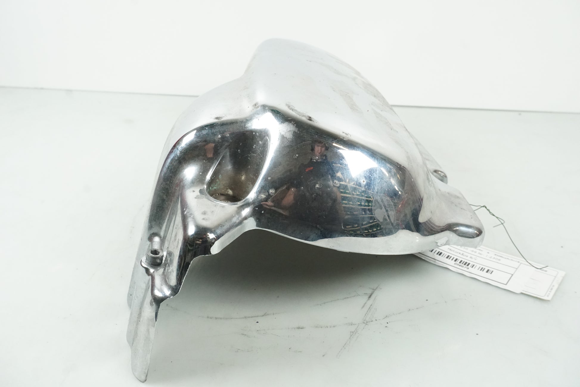 Höger sida på Motorkåpa från en Yamaha XVS 650 -1999 motorcykel.