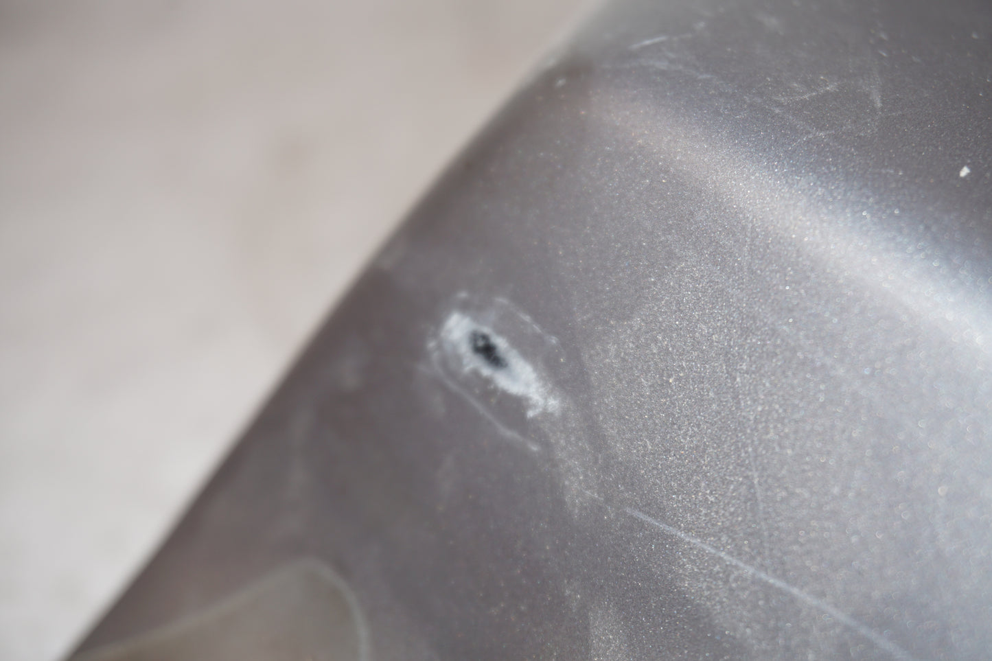 Snett nerifrån på Sidopanel från en H-D Touring Road King FLHR/I -2007 motorcykel.