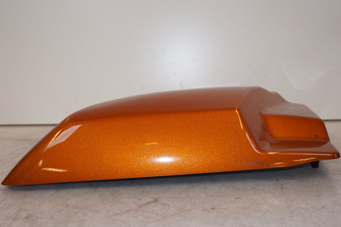 Baksidan på Sidopanel från en H-D Street Glide FLHX -2015 motorcykel.