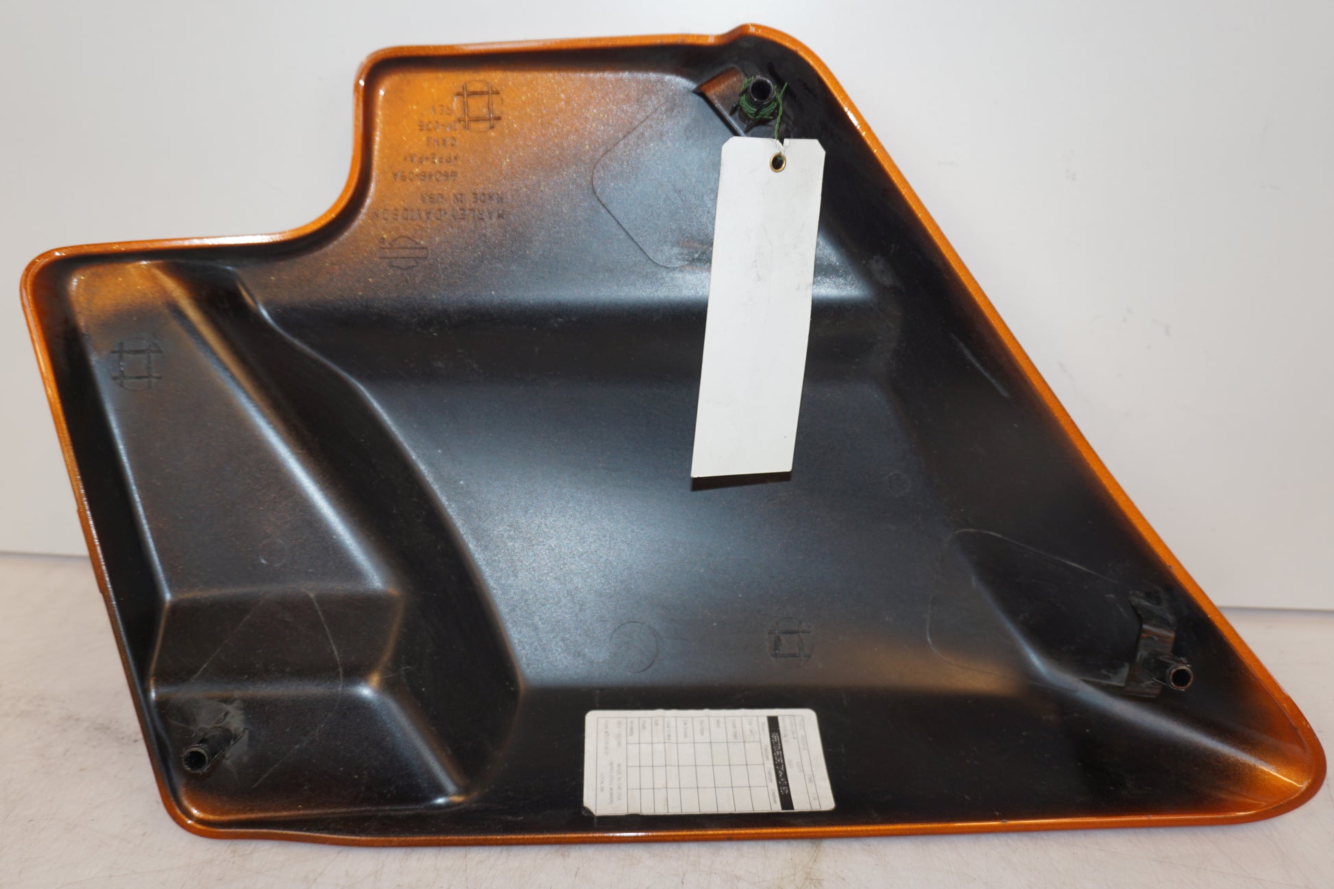 Snett nerifrån på Sidopanel från en H-D Street Glide FLHX -2015 motorcykel.