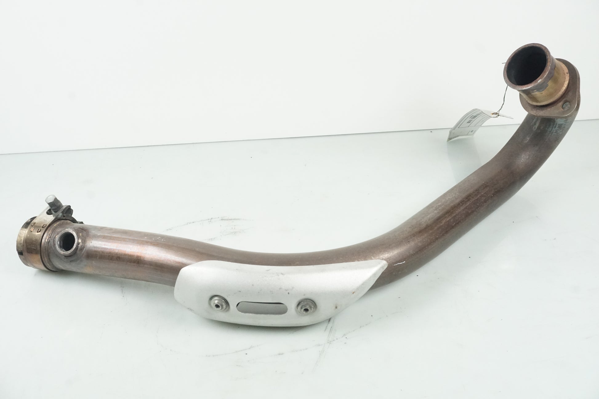 Framsidan på Grenrör från en Ducati Monster 696 -2008 motorcykel.