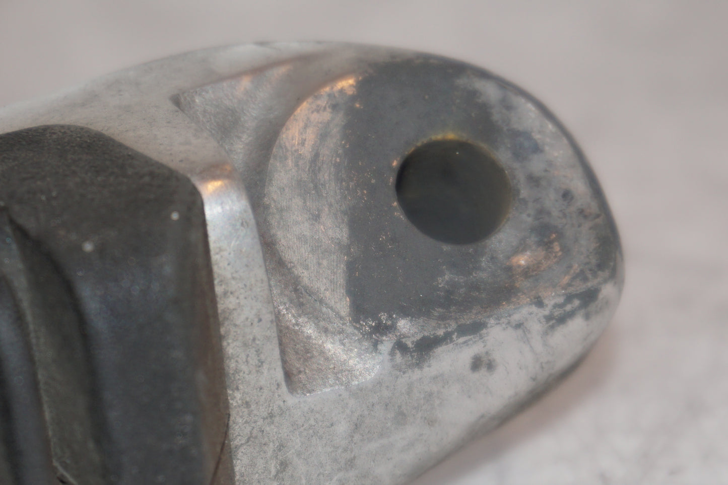 Extrabild2 på Fotpinne från en Suzuki DL 1000 -2004 motorcykel.