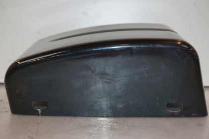 Vänster sida på Sidopanel från en H-D Dyna Street Bob FXDB/I -2013 motorcykel.