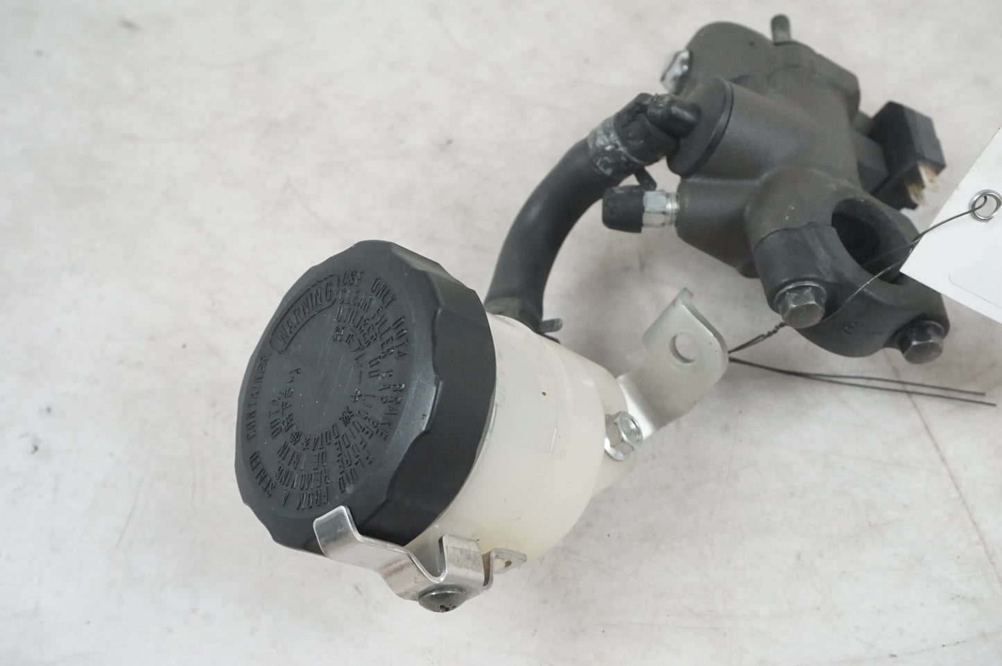 Brake master cylinder