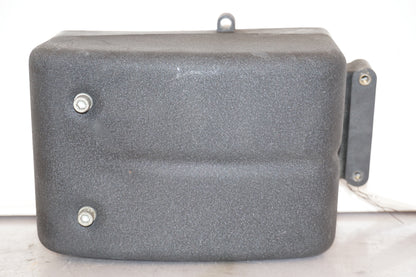 Framsidan på Sidopanel från en H-D Dyna Street Bob FXDB/I -2007 motorcykel.