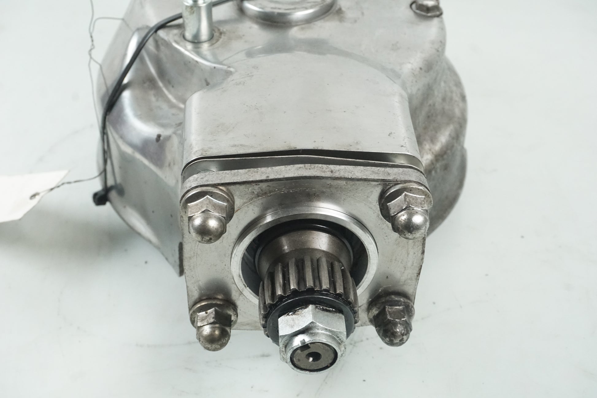 Snett nerifrån på Slutväxel från en Kawasaki VN 1500 Classic Tourer -2003 motorcykel.