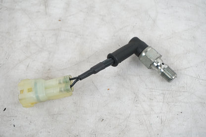 kontakt światła hamulcowego