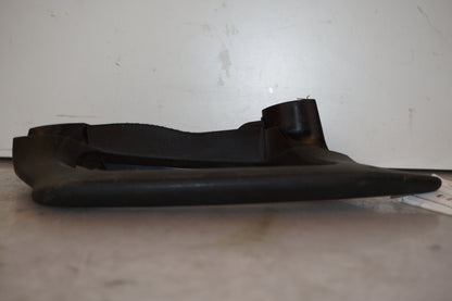 Vänster sida på Passagerarhandtag från en Yamaha FZ-8 -2011 motorcykel.