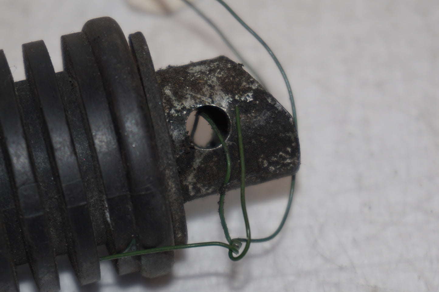 Snett uppifrån på Fotpinne från en Suzuki VL 800 -2004 motorcykel.