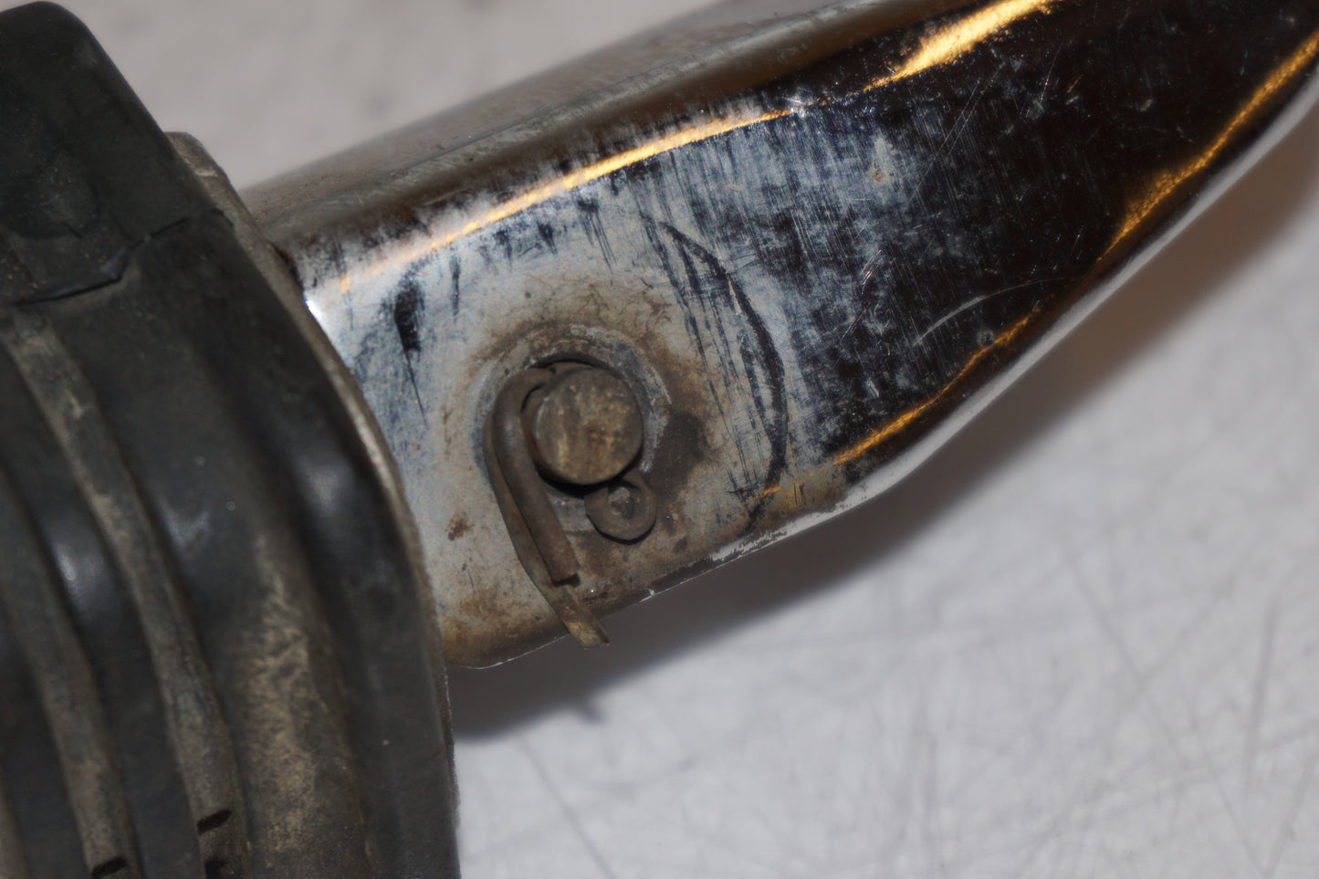 Extrabild2 på Fotpinne från en Suzuki GS 850 G -1982 motorcykel.