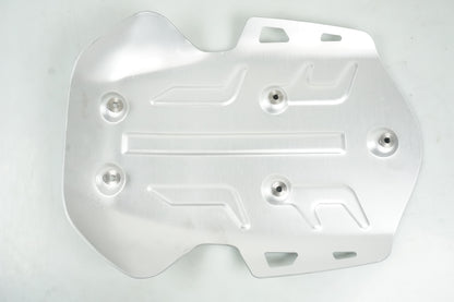 Baksidan på Hasplåt från en BMW R 1250 GSA -2022 motorcykel.