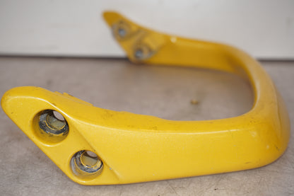 Baksidan på Passagerarhandtag från en Yamaha XJR 1300 -2001 motorcykel.