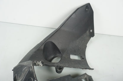 Höger sida på Bensintankskåpa från en Husqvarna TR 650 Strada -2012 motorcykel.