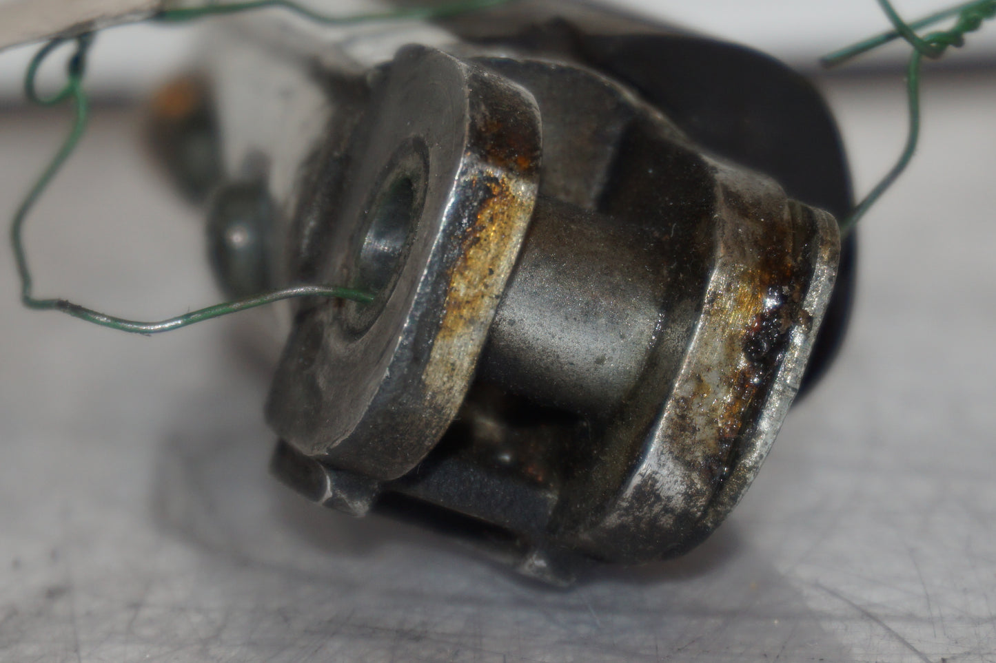 Snett uppifrån på Fotpinne från en Suzuki RF 900 R -1998 motorcykel.