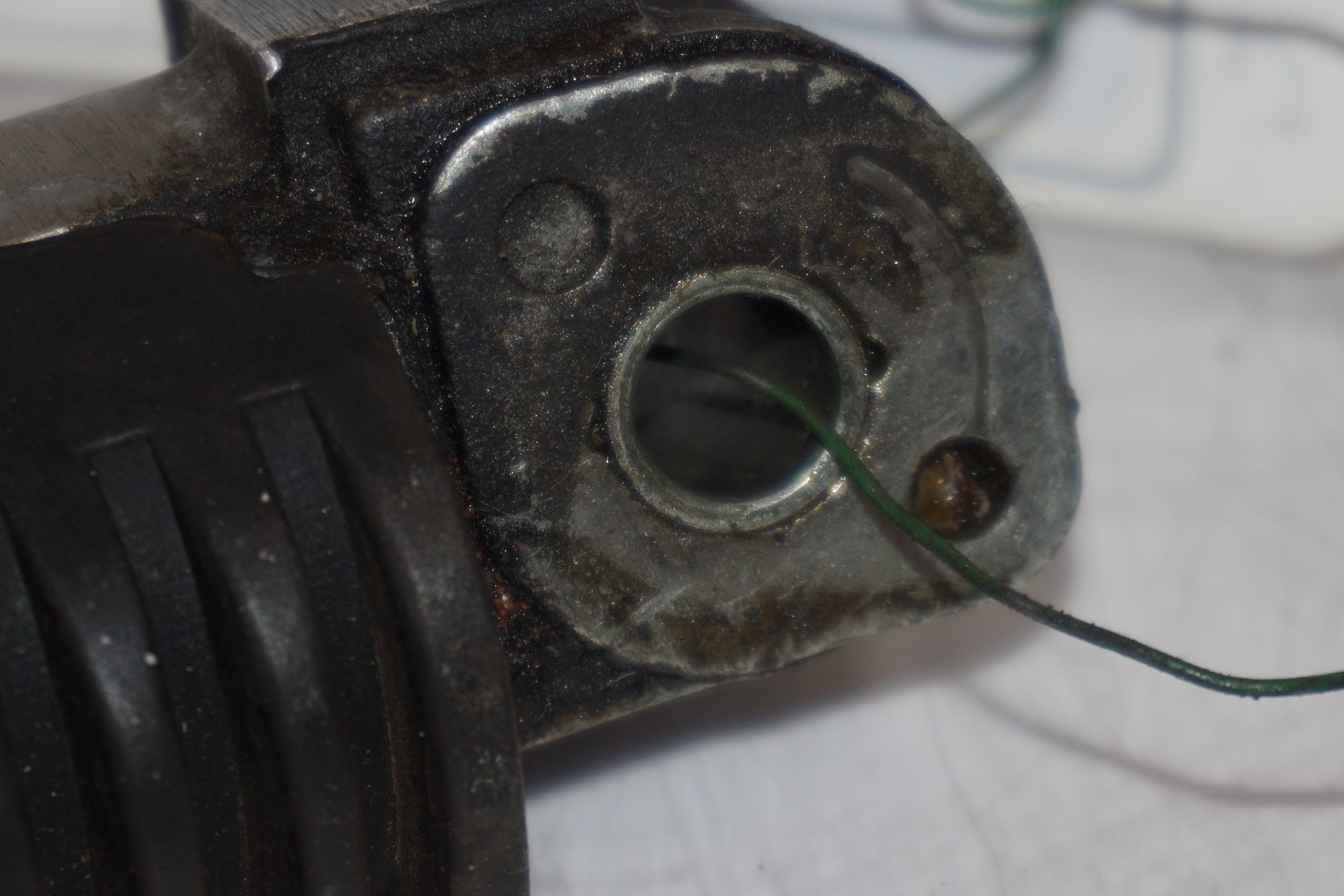 Extrabild1 på Fotpinne från en Suzuki RF 900 R -1998 motorcykel.