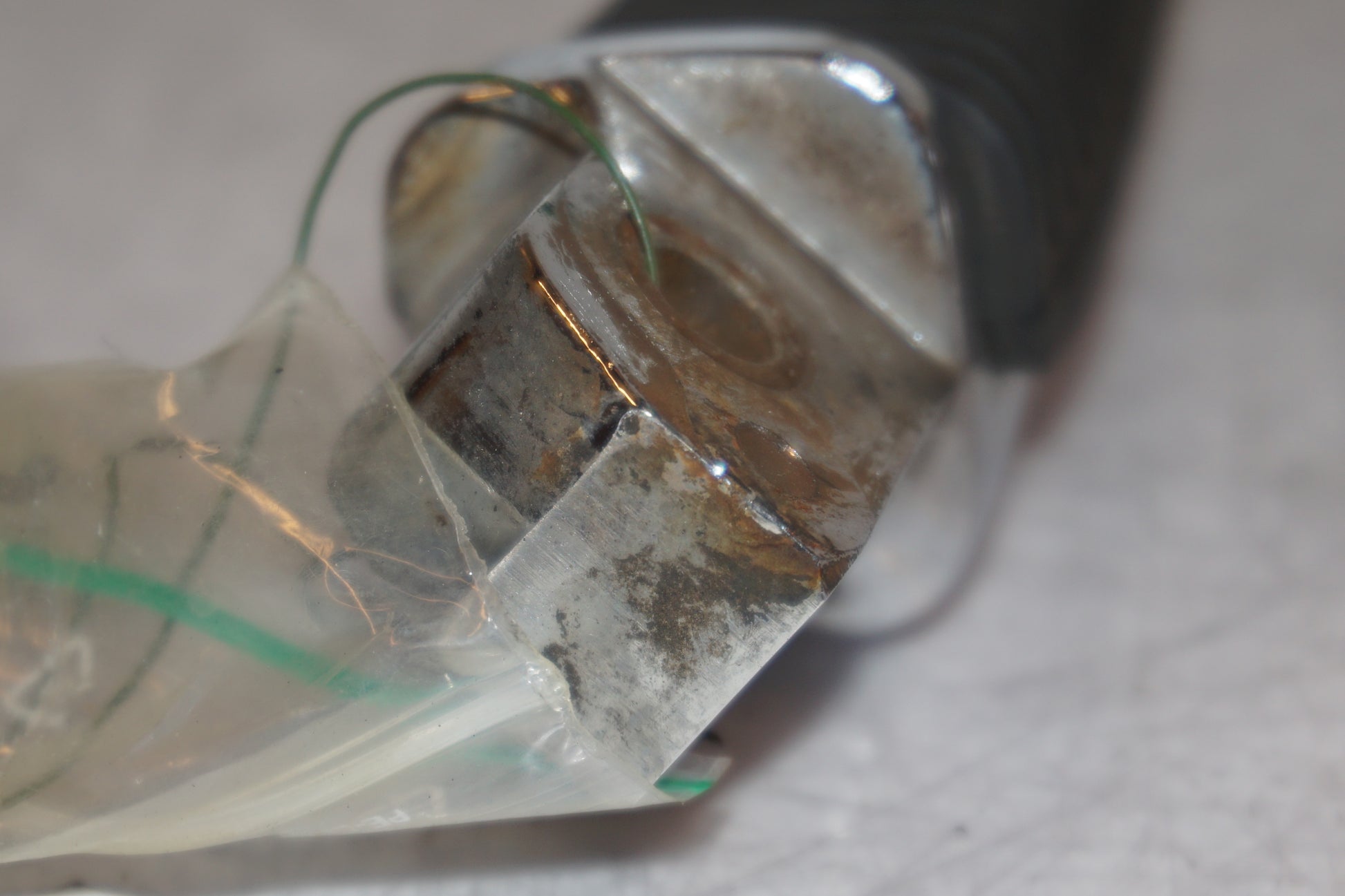 Snett uppifrån på Fotpinne från en Suzuki VZ 800 -1997 motorcykel.