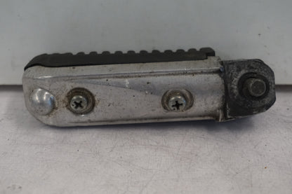 Höger sida på Fotpinne från en Suzuki GSX-R 1100 -1989 motorcykel.