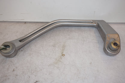 Snett nerifrån på Passagerarhandtag från en Yamaha XT 1200 Z -2011 motorcykel.