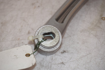 Extrabild1 på Passagerarhandtag från en Yamaha XT 1200 Z -2011 motorcykel.