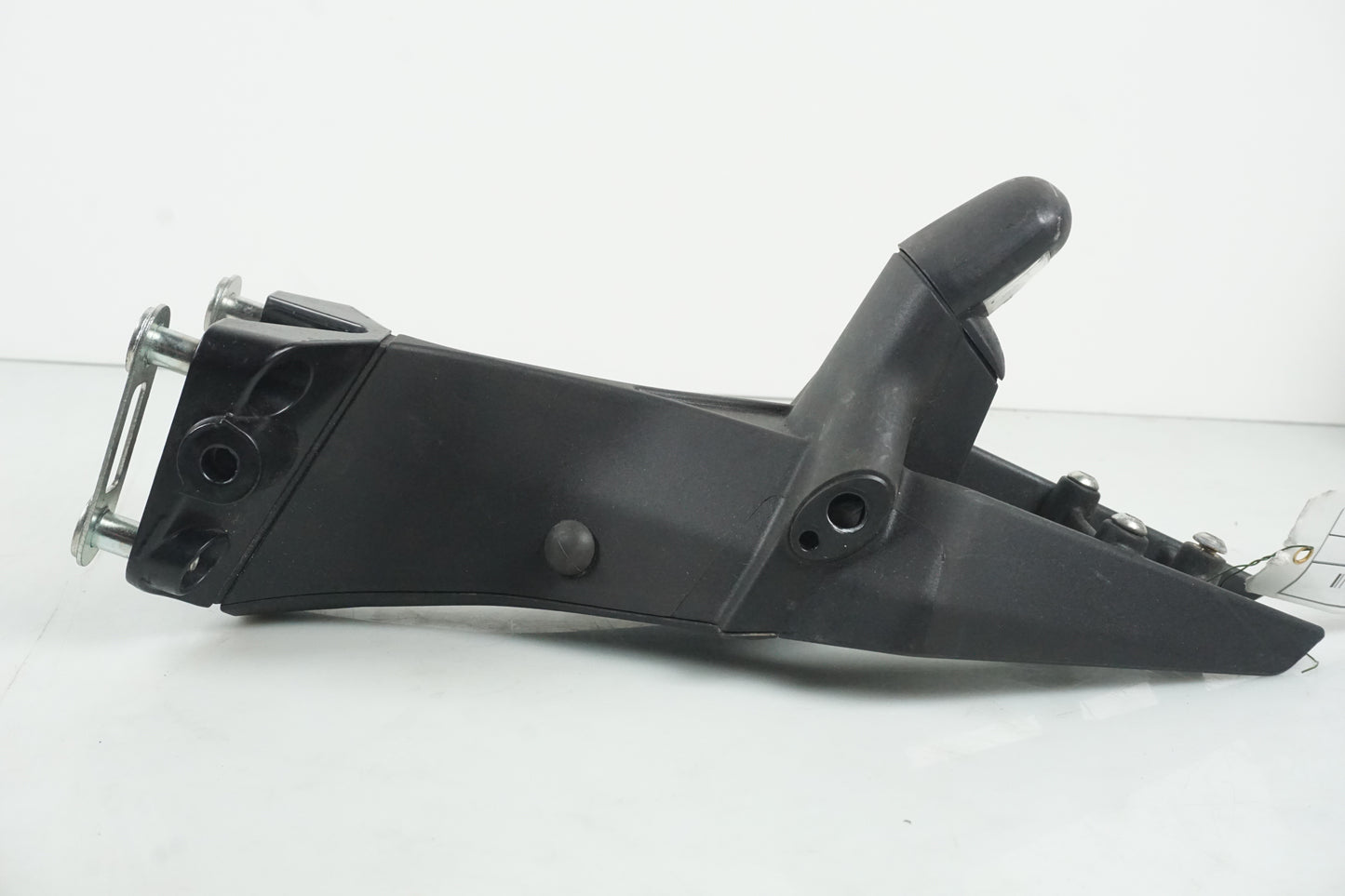 Baksidan på Skylthållare från en Ducati 848 EVO -2012 motorcykel.