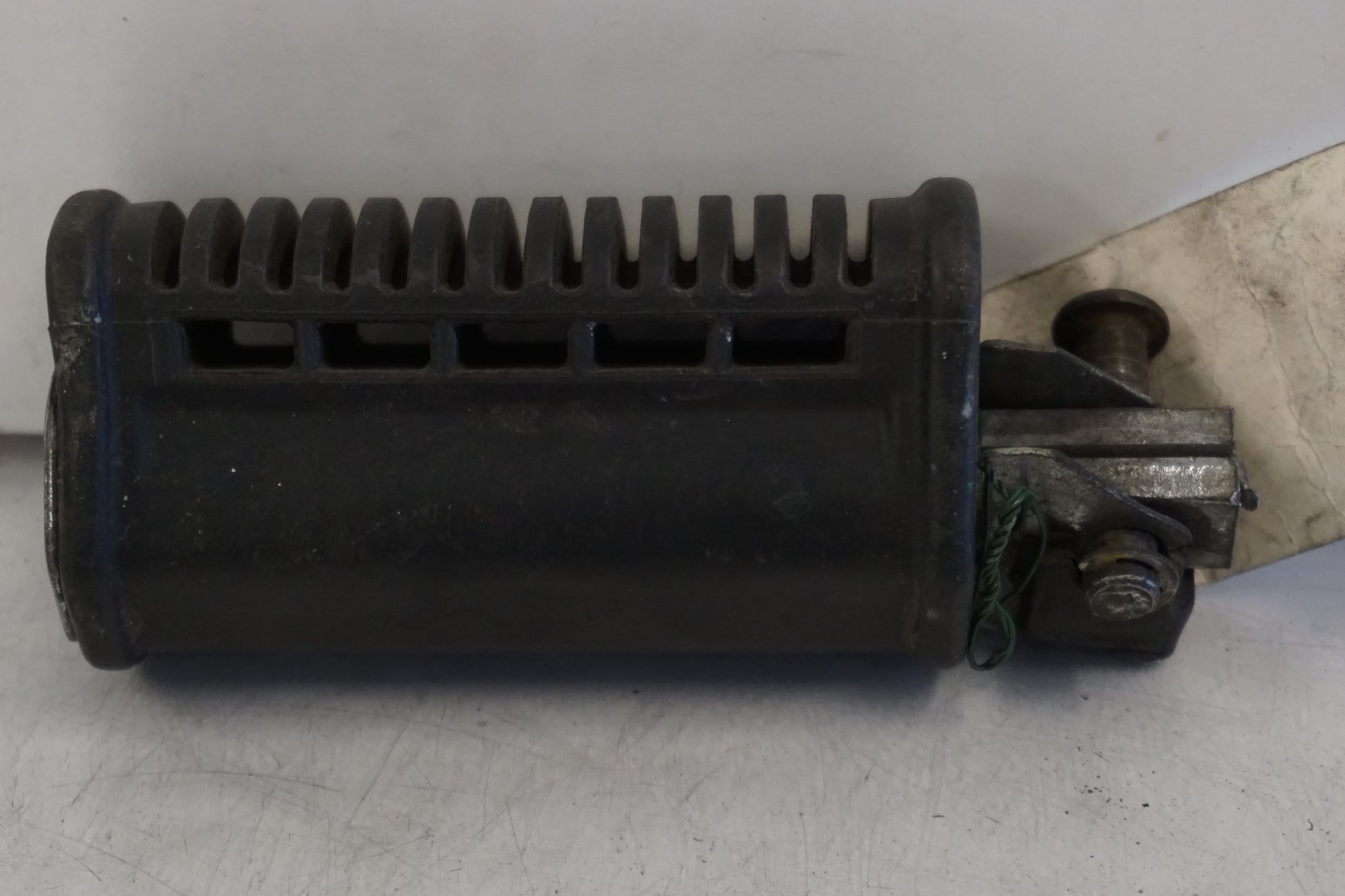 Baksidan på Fotpinne från en Suzuki GSX 1100 F -1990 motorcykel.