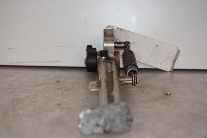 Höger sida på Sidostöd från en BMW S 1000 R -2015 motorcykel.