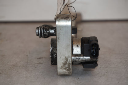 Snett uppifrån på Sidostöd från en BMW S 1000 R -2015 motorcykel.