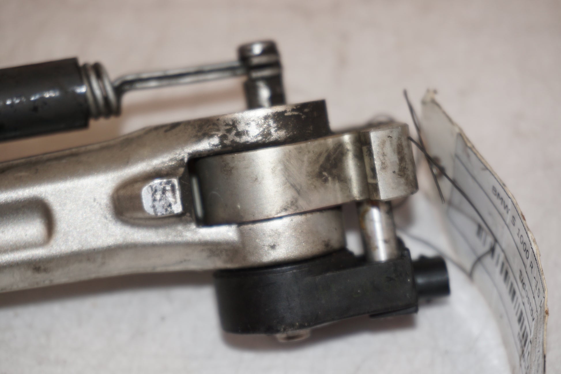 Extrabild2 på Sidostöd från en BMW S 1000 R -2015 motorcykel.