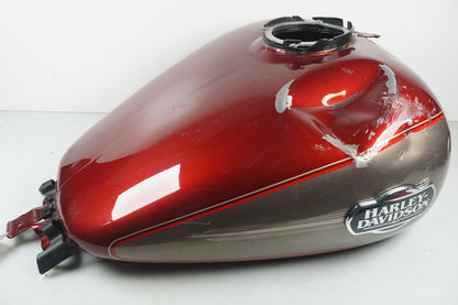 Framsidan på Bensintank från en H-D Touring Ultra Classic FLHTCU/I -2009 motorcykel.