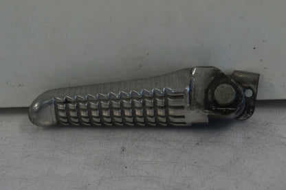 Framsidan på Fotpinne från en Suzuki TL 1000 R -1999 motorcykel.