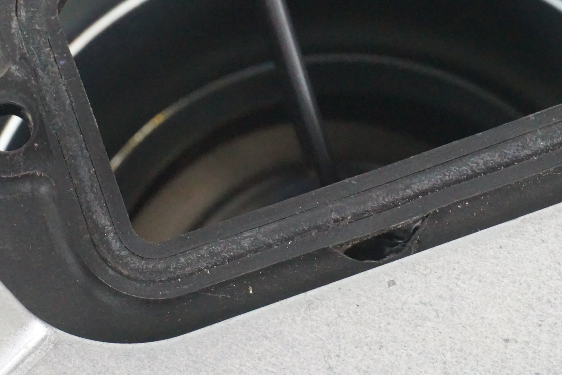 Snett uppifrån på Luftburk från en Kawasaki VN 1600 -2006 motorcykel.