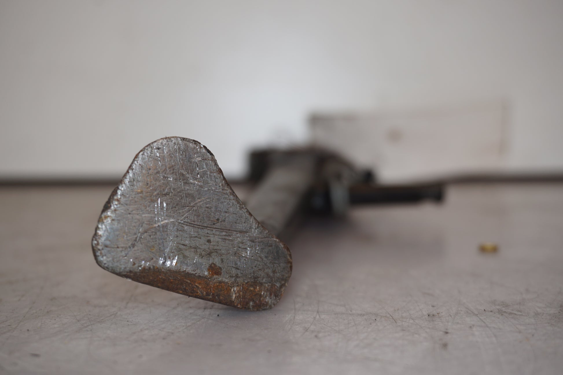 Snett uppifrån på Sidostöd från en Kawasaki ZR-X 1200 S -2001 motorcykel.